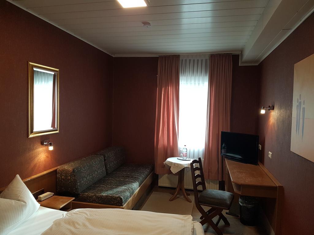 Charlottenhof Hotell Messel Exteriör bild
